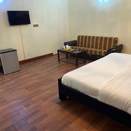 Imperial Guest House Islamabad Buitenkant foto